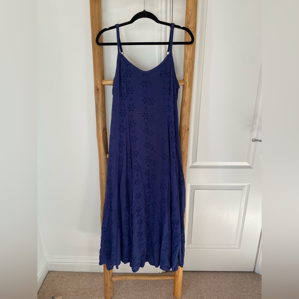 Torrid Maxi Challis Trapeze Eyelet Dress Deep Navy V-Neck Size 00 (10) Spring - Picture 3 of 12